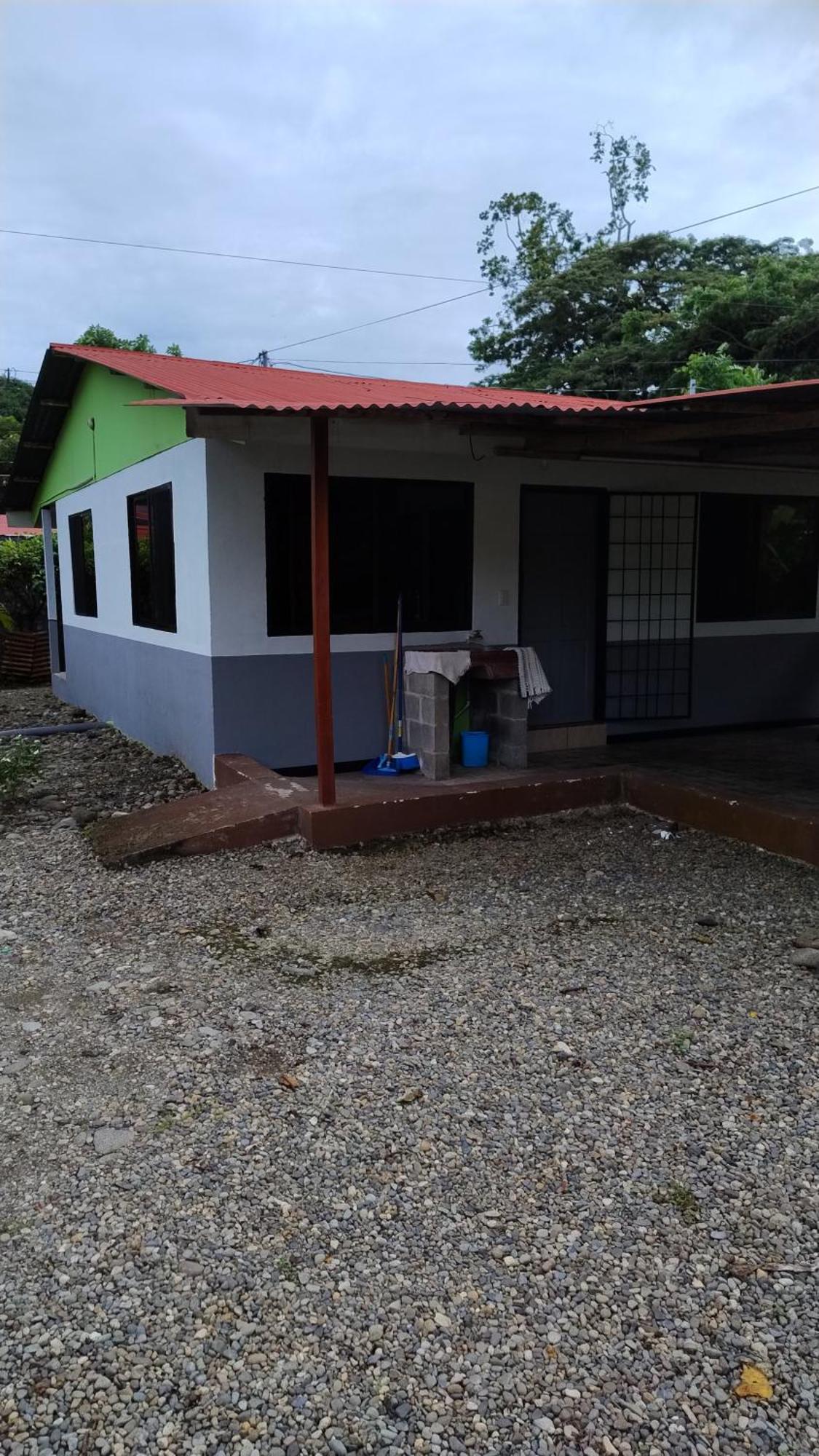 Cabinas Los Tucanes Cahuita Eksteriør bilde