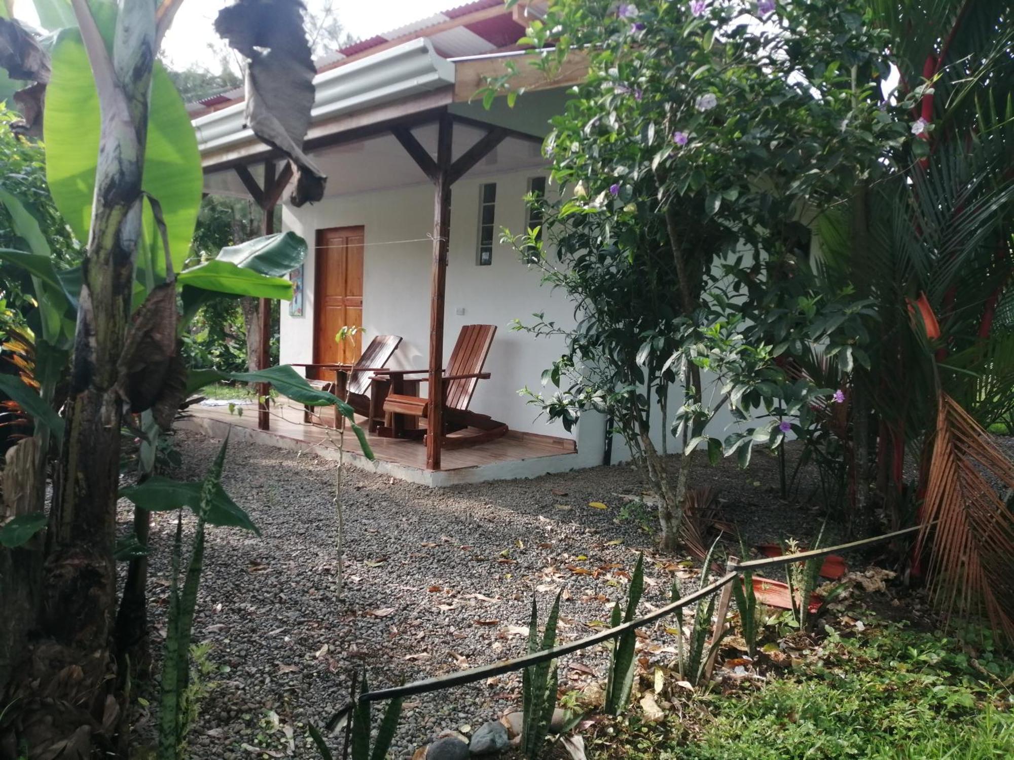 Cabinas Los Tucanes Cahuita Rom bilde
