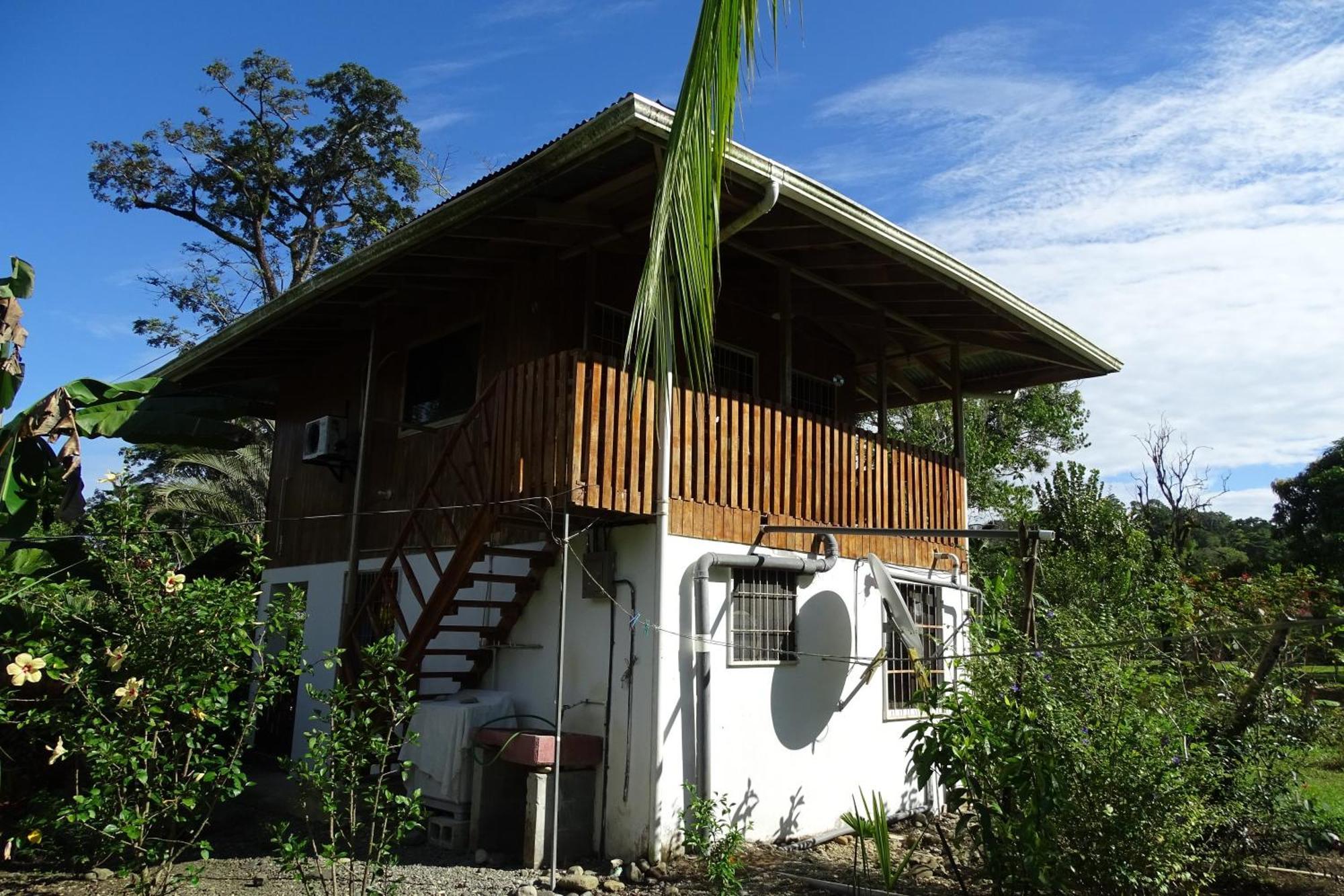 Cabinas Los Tucanes Cahuita Eksteriør bilde